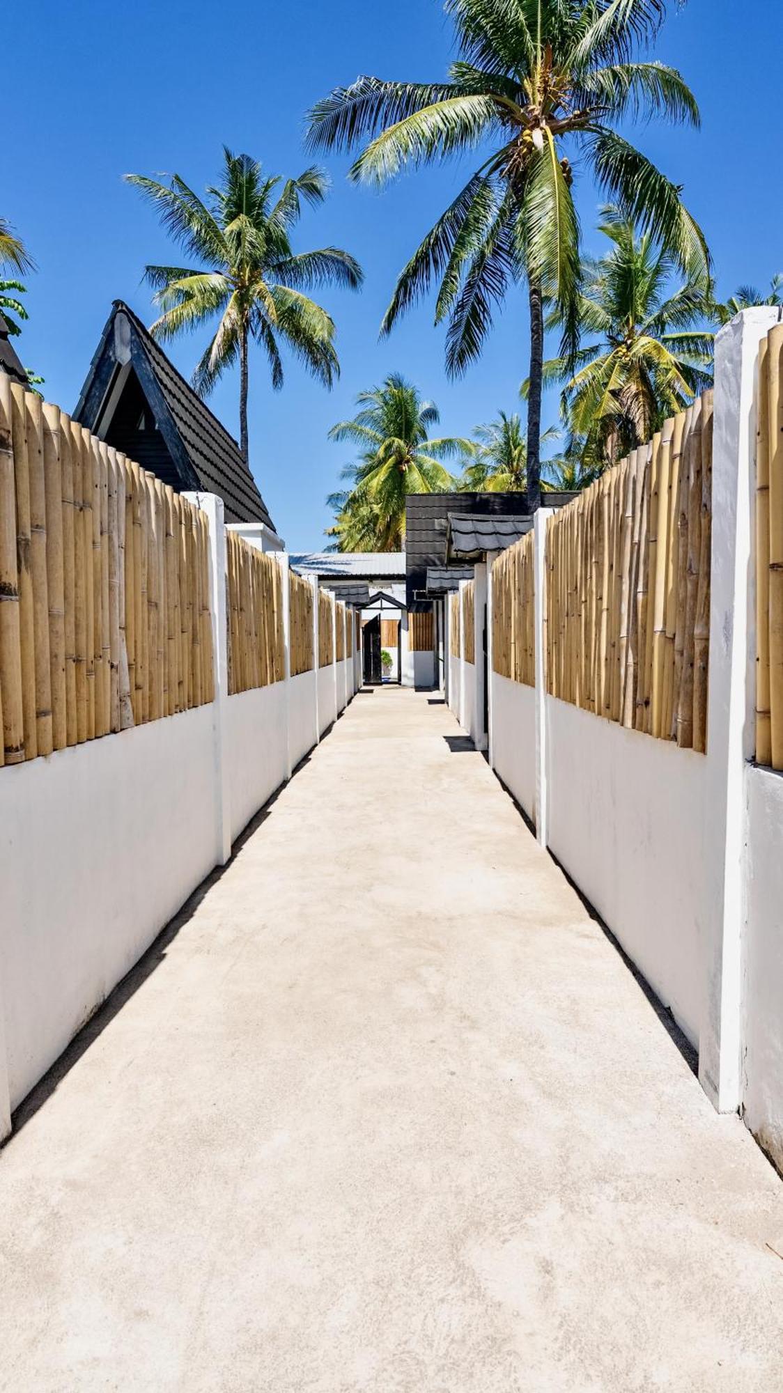 Resort กีลีตราวางัน ภายนอก รูปภาพ